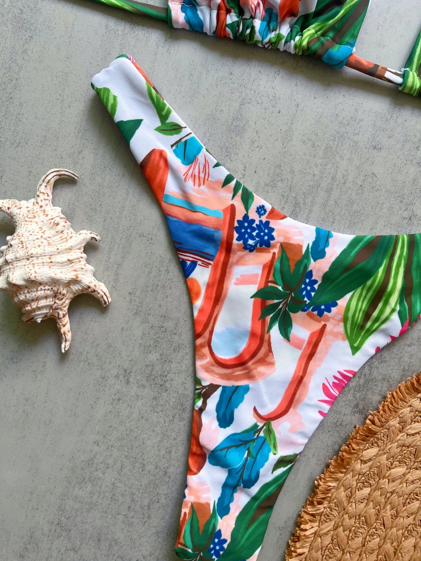 Tropical Print Bikini Set for Women – Halter Top & Low‑Rise Bottoms