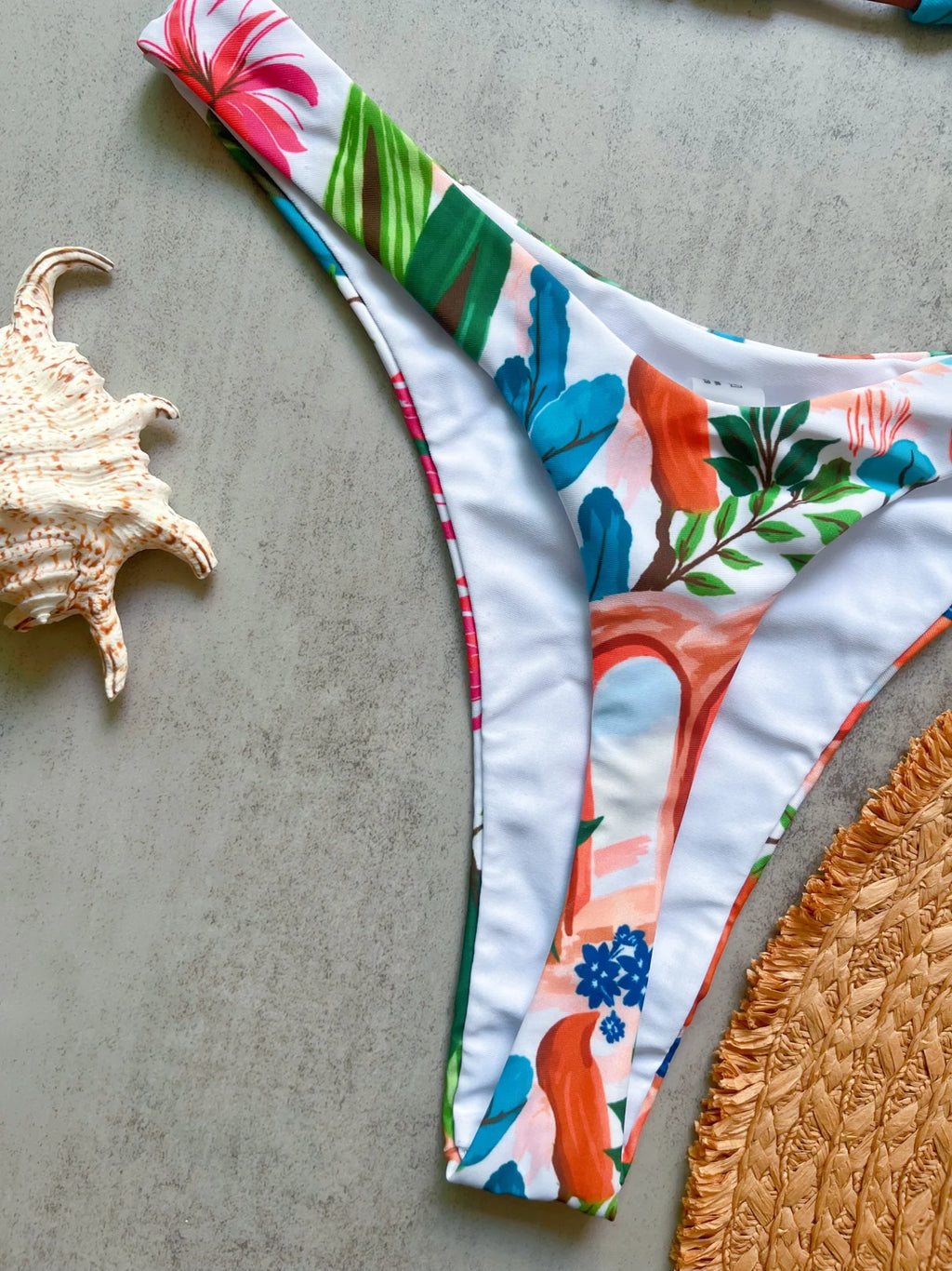 Tropical Print Bikini Set for Women – Halter Top & Low‑Rise Bottoms
